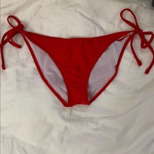 Red bikini buttons with ruching on back